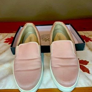Slip-on sneakers